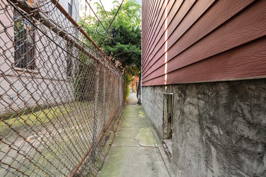 More Photos Of 319 Prospect Pl, Brooklyn Storefront Retail Residential For Sale