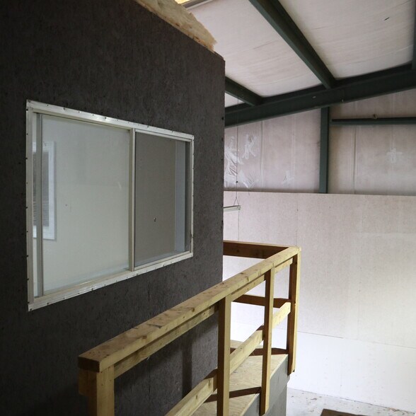 More Photos Of 656 Capital Cir NE, Tallahassee Warehouse For Lease