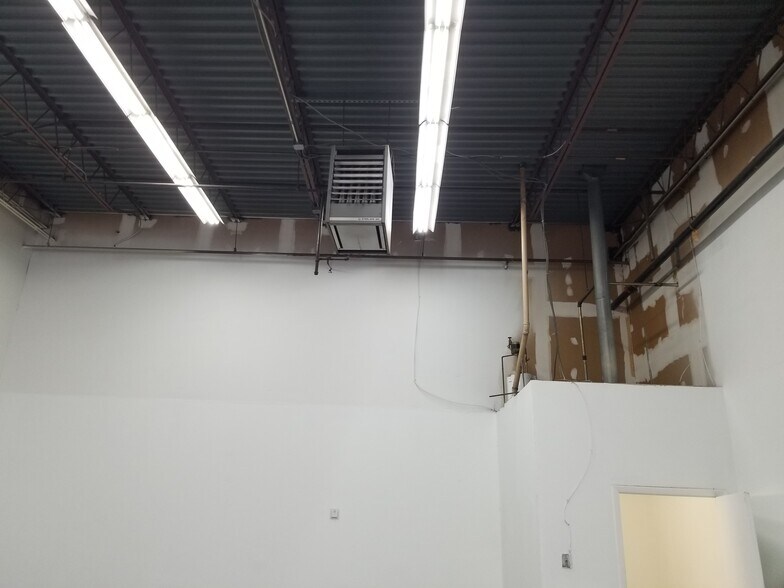 More Photos Of 14725 Baltimore Ave, Laurel Light Distribution For Lease