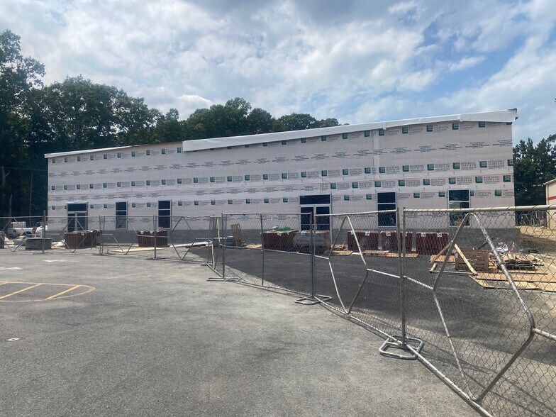 More Photos Of 2070 Ashland Rd, Rockville Flex For Lease