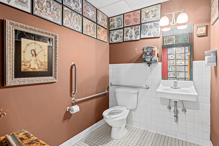 More Photos Of 5611 Chicago Ave, Minneapolis Storefront For Sale
