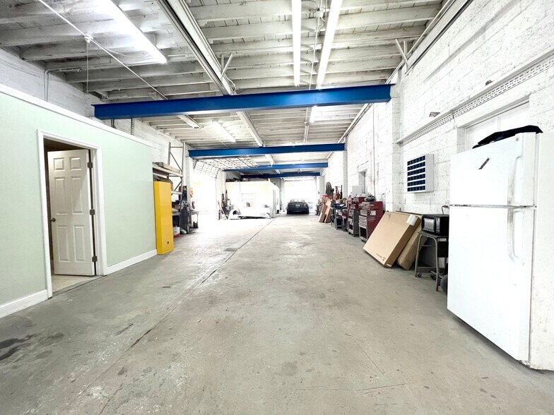 More Photos Of 813 NW 8th Ave, Fort Lauderdale Warehouse For Sale