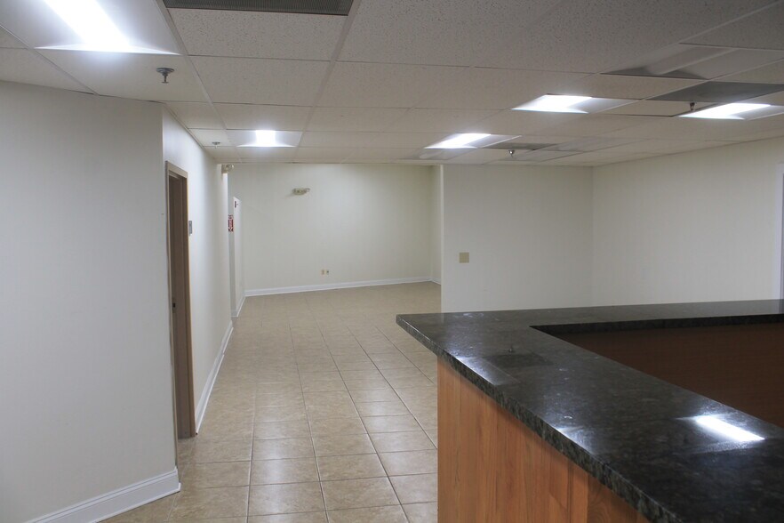 More Photos Of 7315-A Grove Rd, Frederick Warehouse For Lease