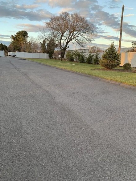 More Photos Of 232 Huttleston Ave, Fairhaven Service For Lease