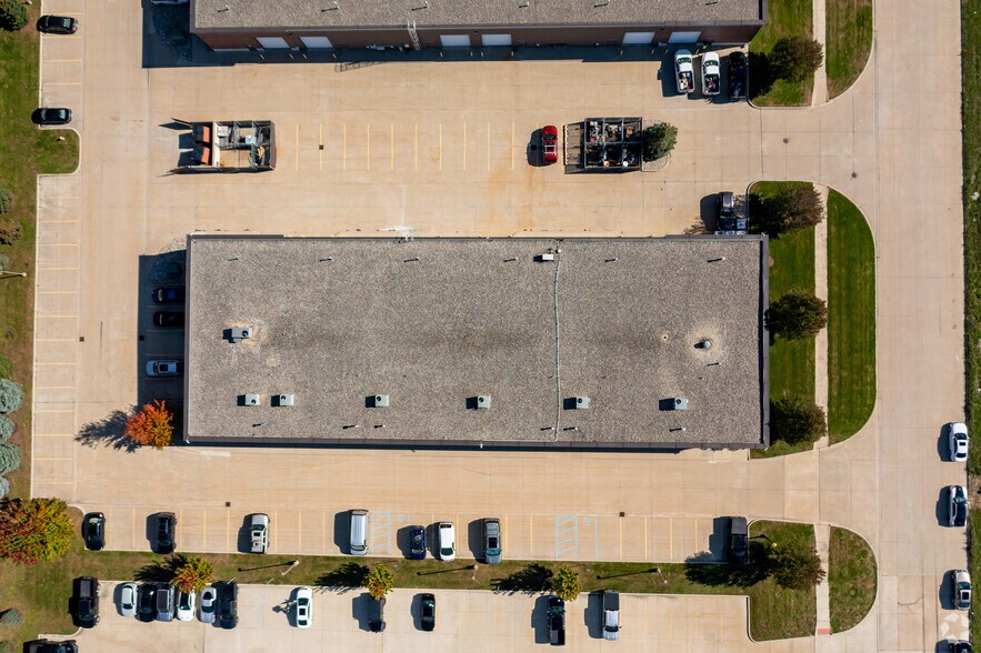 More Photos Of 16001-16041 Leone Dr, Macomb Warehouse For Lease
