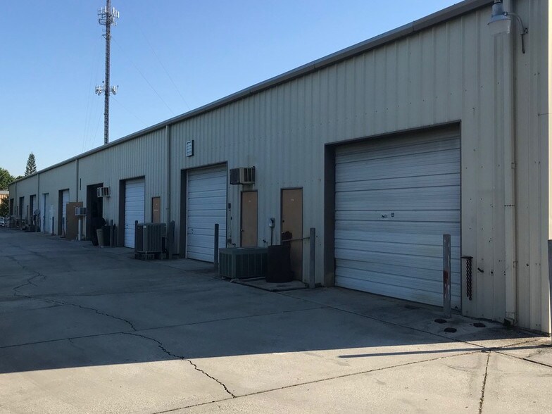 More Photos Of 5670-5720 Jason Lee Plz, Sarasota Manufacturing For Lease