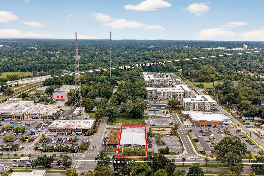 More Photos Of 1711 E Victory Dr, Savannah Storefront For Sale