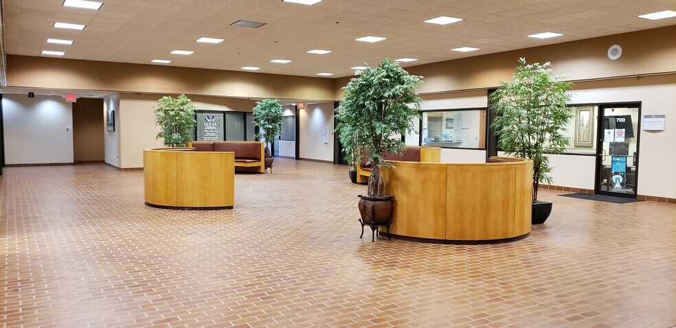 More Photos Of 1425 N McLean Blvd, Elgin Medical For Sale