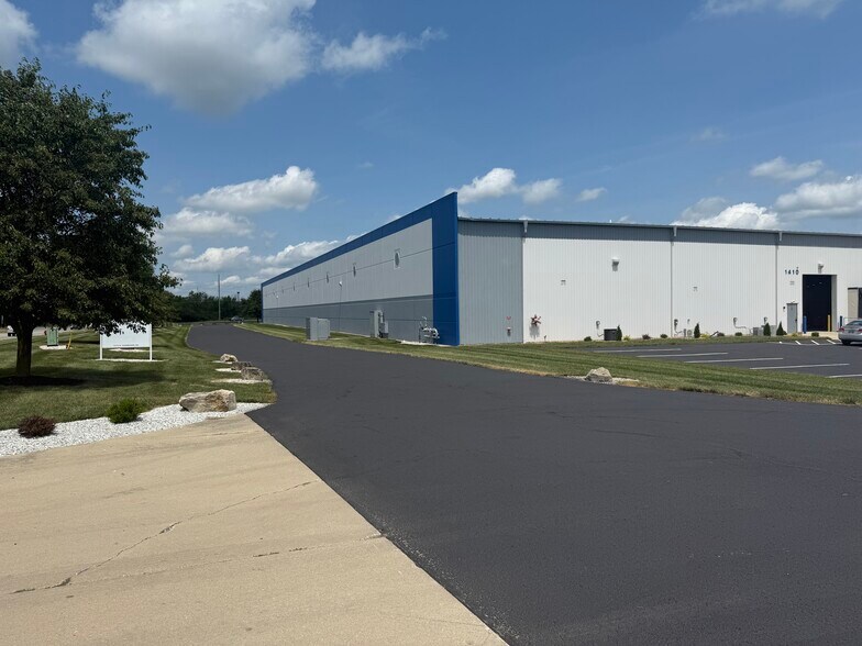 More Photos Of 1410-1440 N Vandemark Rd, Sidney Warehouse For Lease