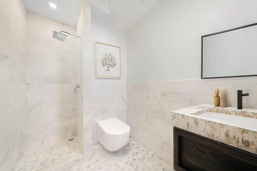 More Photos Of 410 W 47th St, New York Apartments For Sale