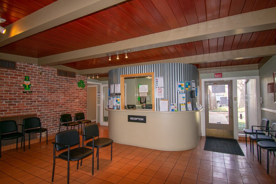 More Photos Of 408 W 45th St, Austin Medical For Sale