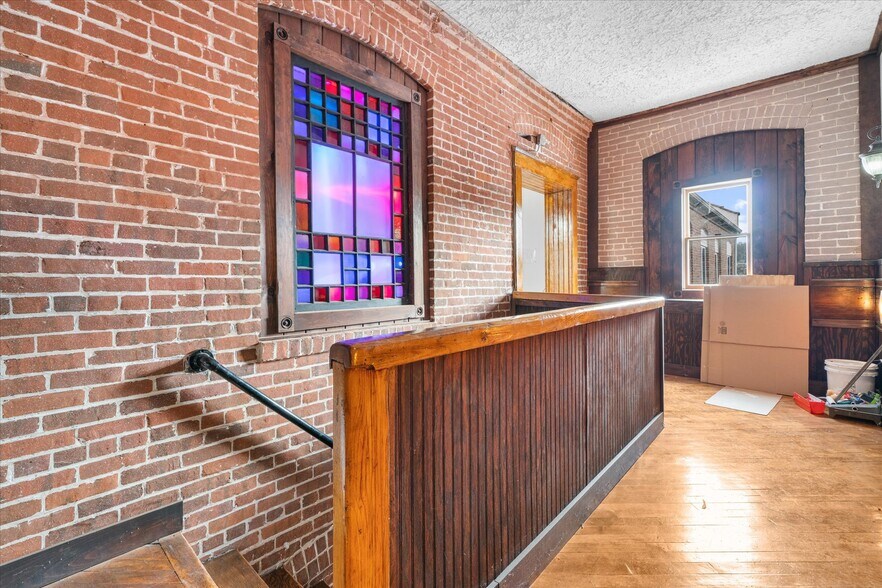 More Photos Of 102 S Richmond St, Fleetwood Warehouse For Sale
