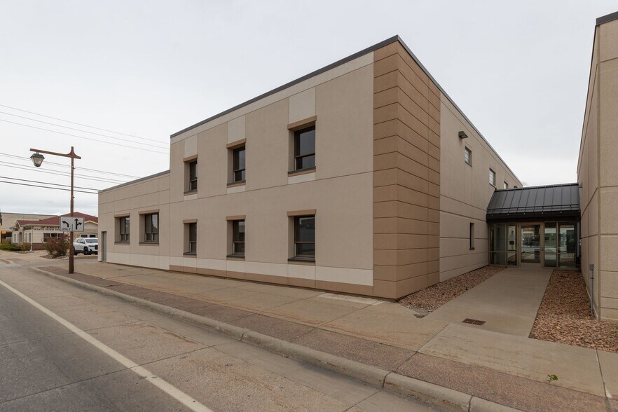 More Photos Of 213 S Oak Ave, Owatonna Office For Sale