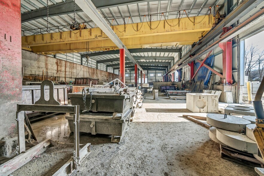 More Photos Of 41 Padanaram Rd, Danbury Manufacturing For Sale