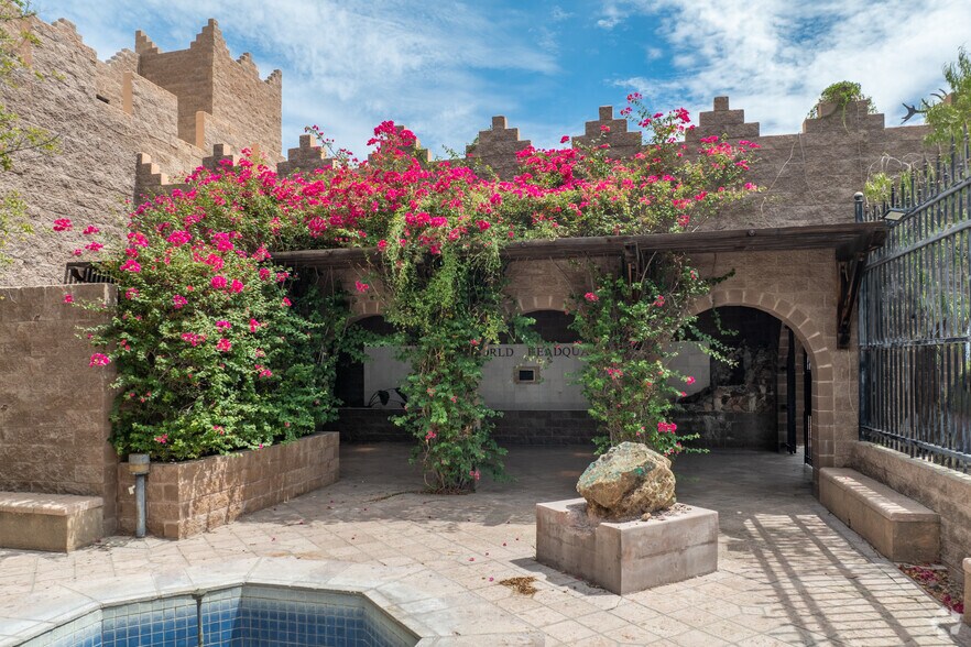 More Photos Of 4800 W Gates Pass Rd, Tucson Specialty For Sale