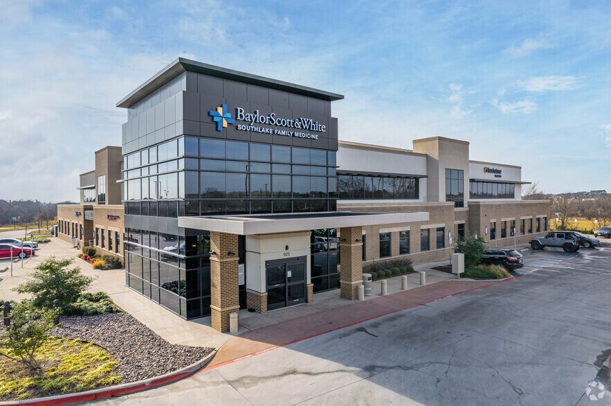 More Photos Of 925 E Southlake Blvd, Southlake Medical For Lease