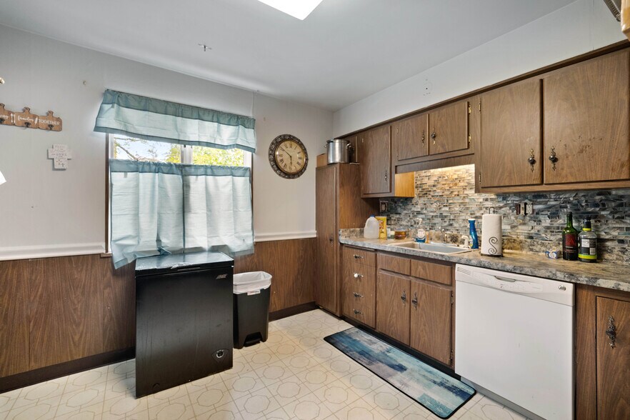 More Photos Of 701 Thompson Ave, Donora Funeral Home For Sale