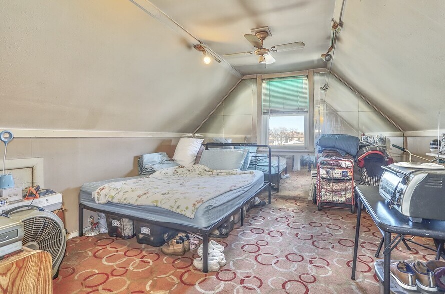 More Photos Of 71 Honiss St, Belleville Apartments For Sale
