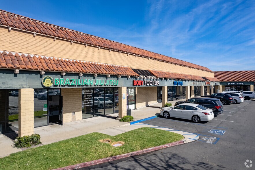 More Photos Of 2445-2497 Foothill Blvd, La Verne Storefront For Lease