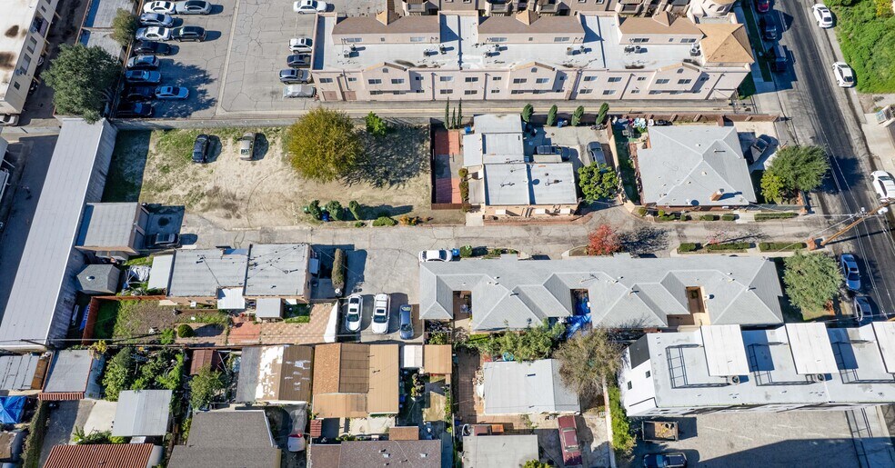 More Photos Of 11414 Calvert St, North Hollywood Land For Sale