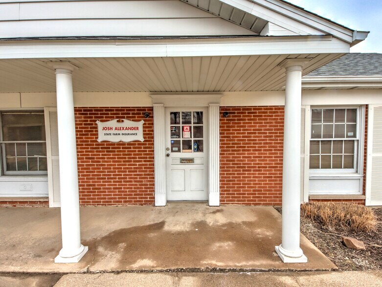 More Photos Of 111 Longwood Dr, Laporte Freestanding For Lease