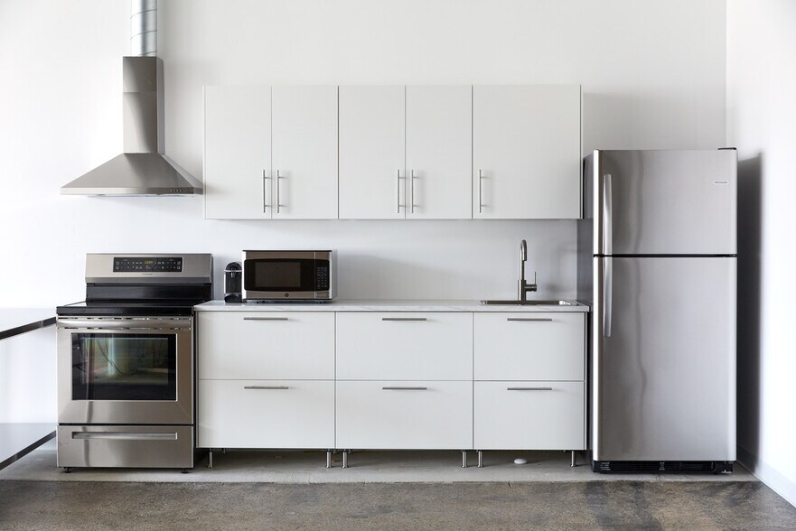 More Photos Of 83 Morse St, Norwood Unknown For Lease