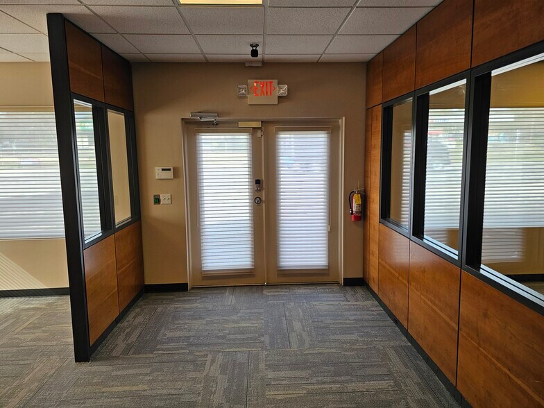 More Photos Of 907 S Woodland Blvd, Deland Office For Sale