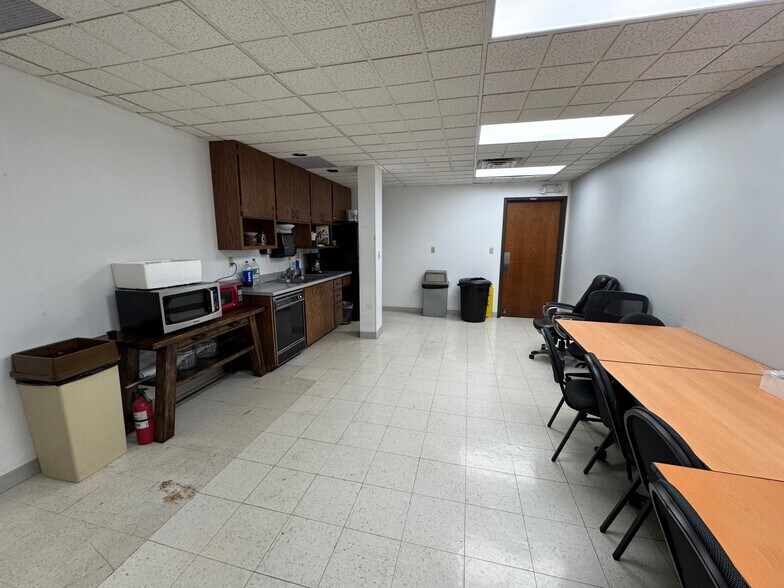 More Photos Of 13720 E 42nd Ter, Independence Office For Sale