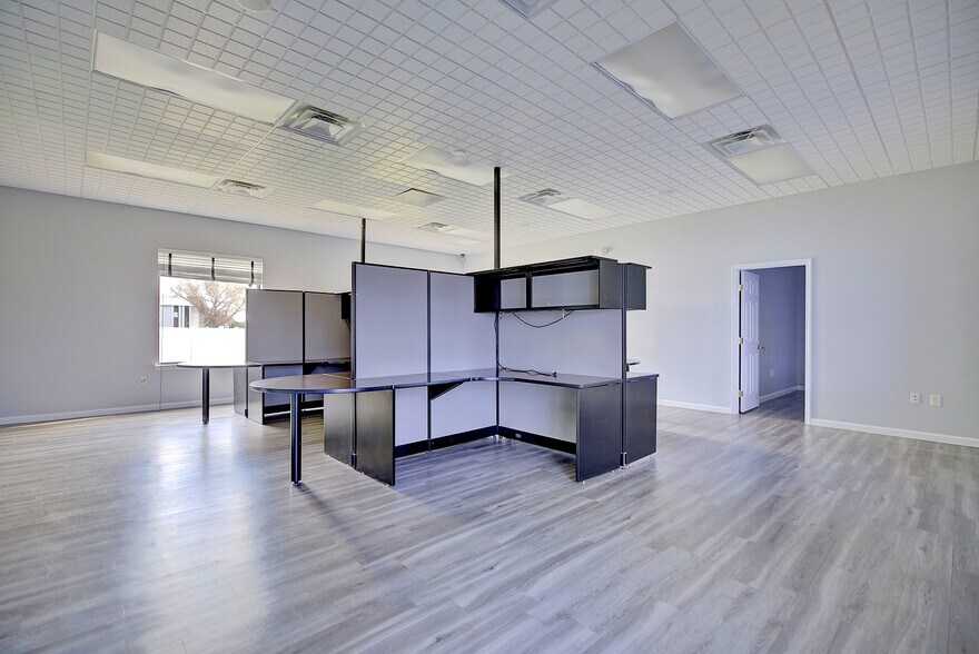 More Photos Of 2153 US Highway 27 S, Sebring Office For Sale