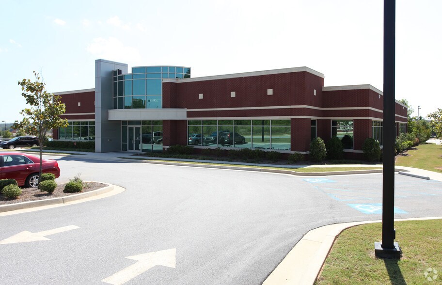 More Photos Of 245 Village Center Pky, Stockbridge Medical For Lease