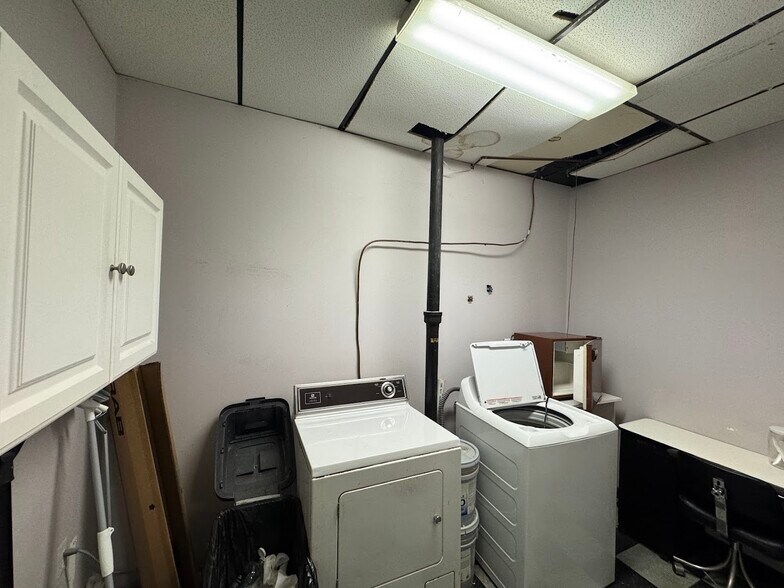 More Photos Of 36454-36474 Groesbeck Hwy, Clinton Township Storefront Retail Office For Lease