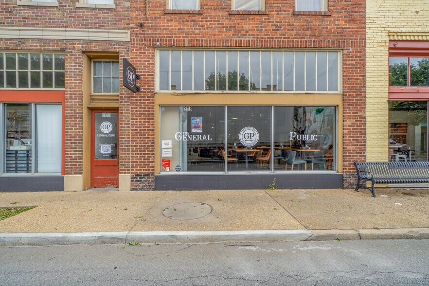 More Photos Of 200-208 E Washington St, Suffolk Apartments For Sale