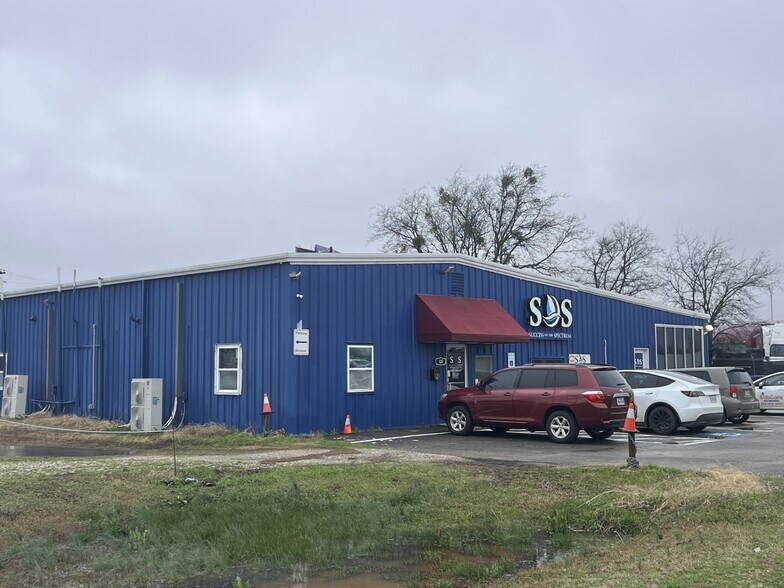 More Photos Of 120 Coad St, Fort Worth Warehouse For Lease