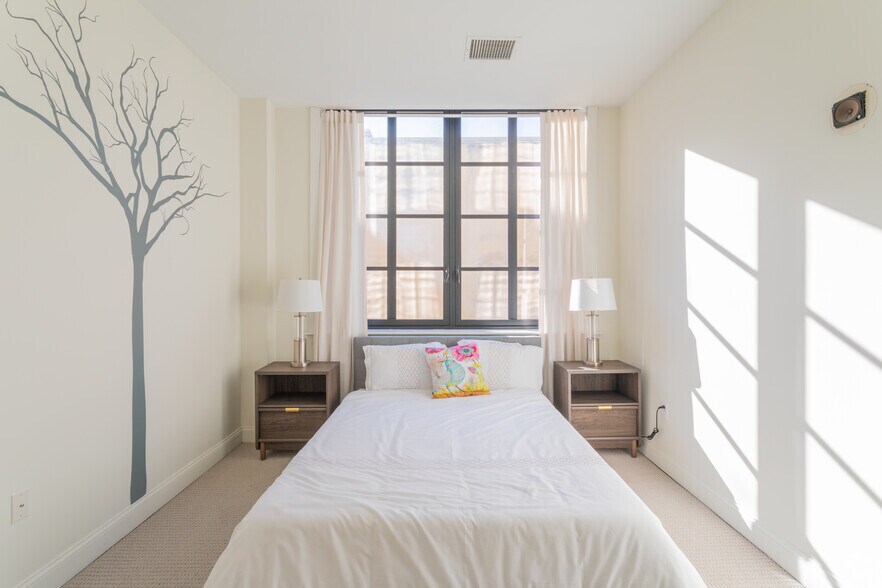 More Photos Of 400 Walnut St, Philadelphia Multifamily For Sale