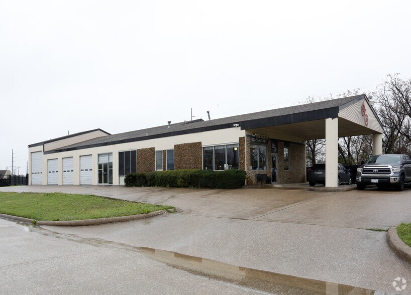 More Photos Of 310 Gautney St, Garland Flex For Sale