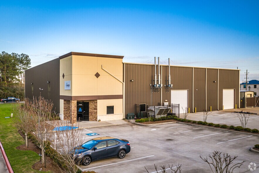 More Photos Of 17645 Telge Rd, Cypress Light Distribution For Sale