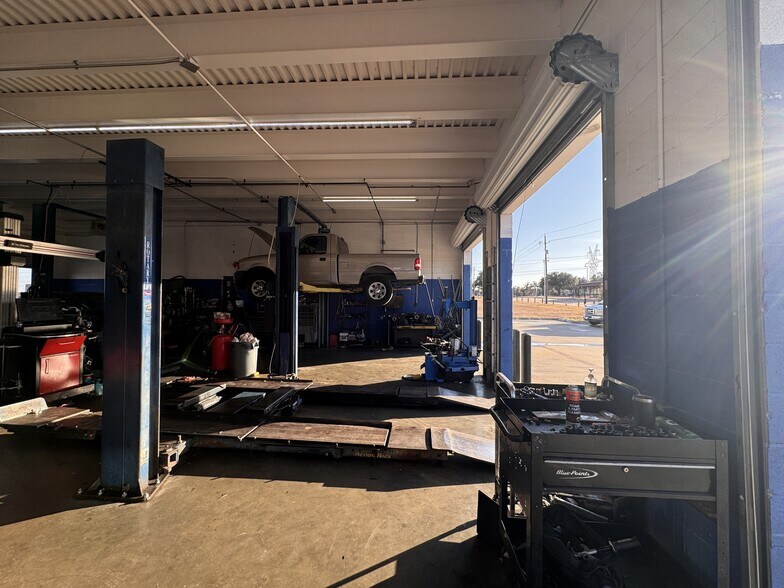 More Photos Of 1210 E Bear Creek Rd, Glenn Heights Auto Repair For Sale