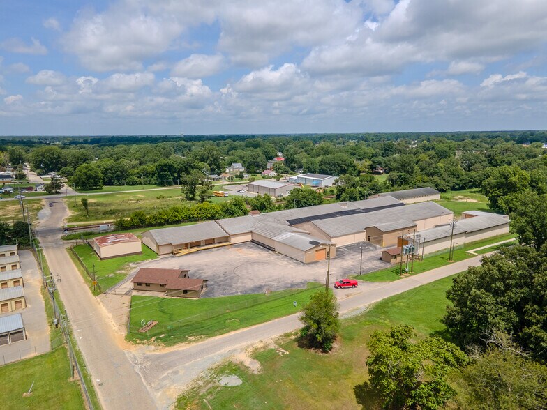 Primary Photo Of 800 S Wilson Ave, Dunn Industrial For Lease