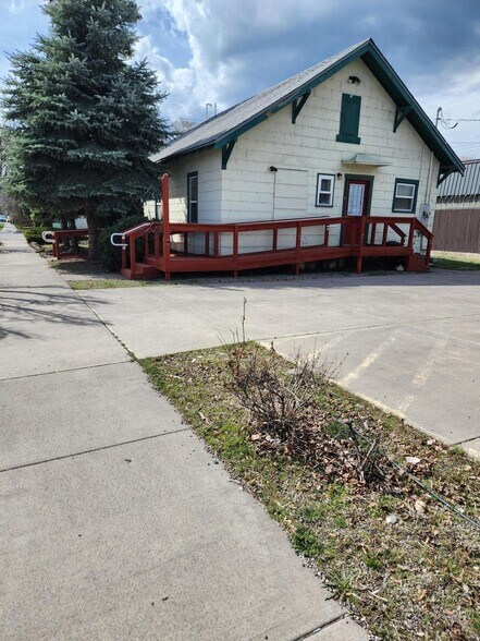 More Photos Of 325 S 5th St, Klamath Falls Medical For Sale