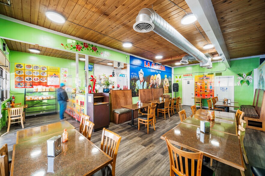 More Photos Of 13116 NE Sandy Blvd, Portland Storefront Retail Office For Sale