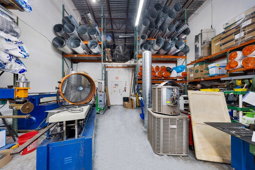 More Photos Of 7620 NW 25th St, Miami Distribution For Sale