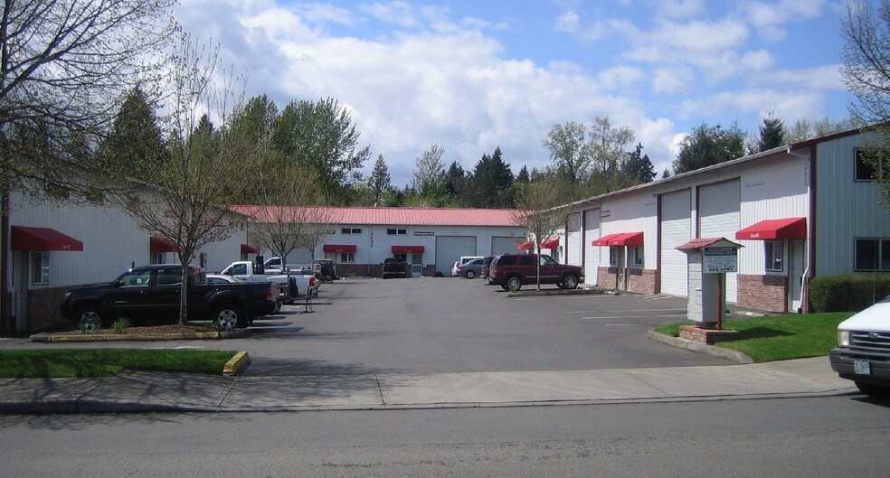 More Photos Of 15615 SW 74th Ave, Tigard Manufacturing For Lease