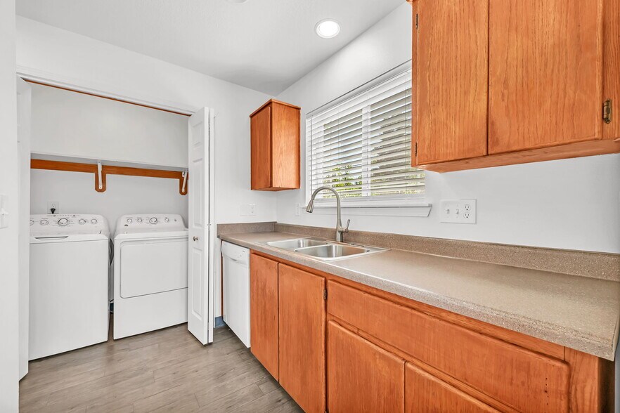 More Photos Of 1901-1943 SE 122nd Ave, Portland Apartments For Sale