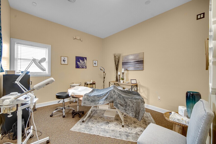 More Photos Of 165 E Robbins St, Wheatfield Medical For Sale