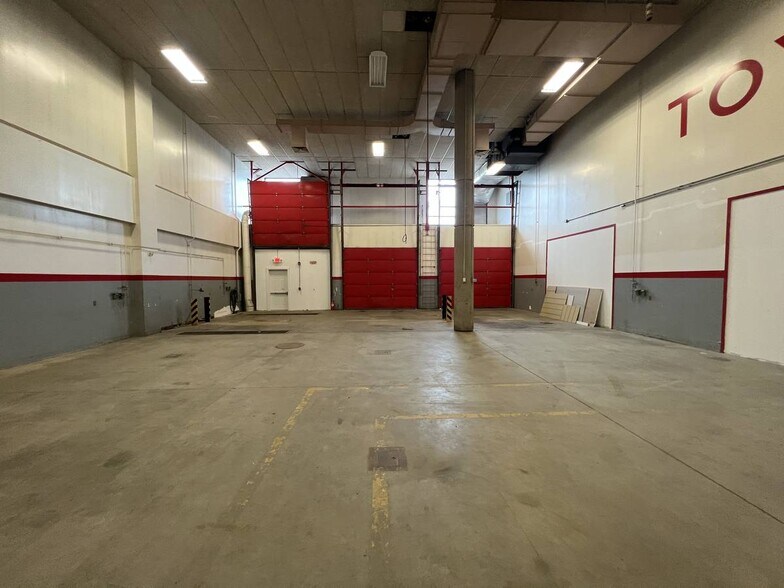 More Photos Of 275 Portsmouth Ave, Stratham Light Manufacturing For Sale