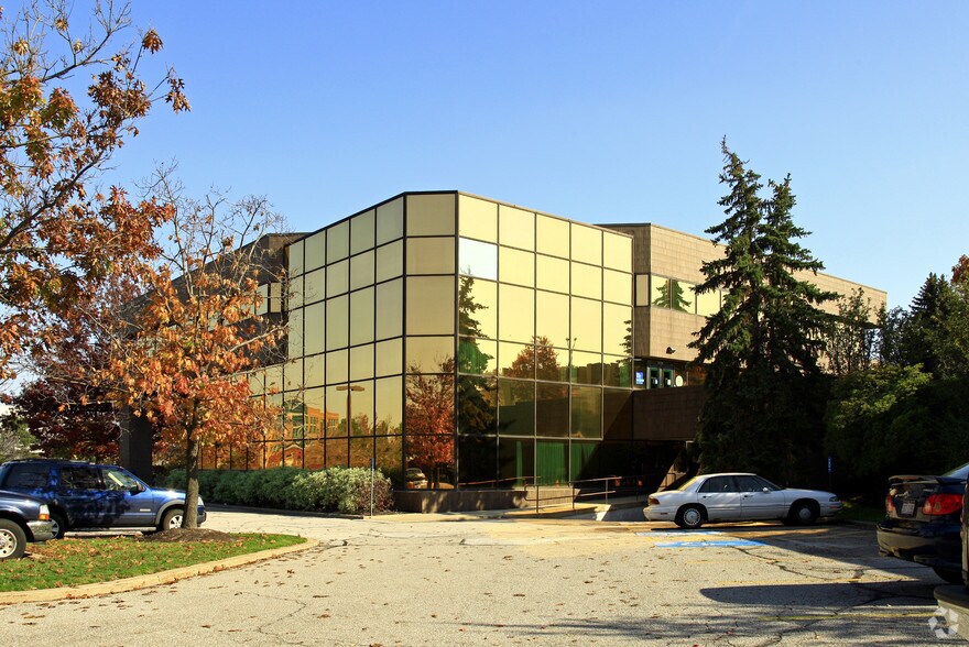 More Photos Of 6200 Rockside Woods Blvd, Independence Office For Lease