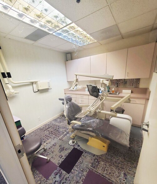 More Photos Of 901 Campus Dr, Daly City Medical For Lease