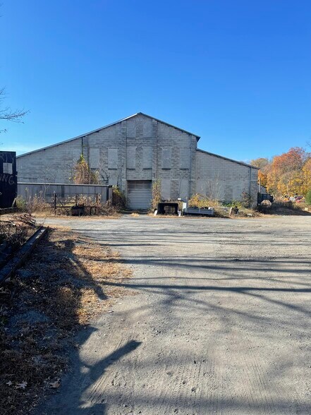 More Photos Of 431 E Broad St, Tamaqua Distribution For Sale