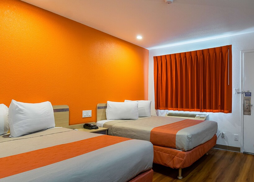 More Photos Of 14685 Warren St, Lost Hills Hotel For Sale