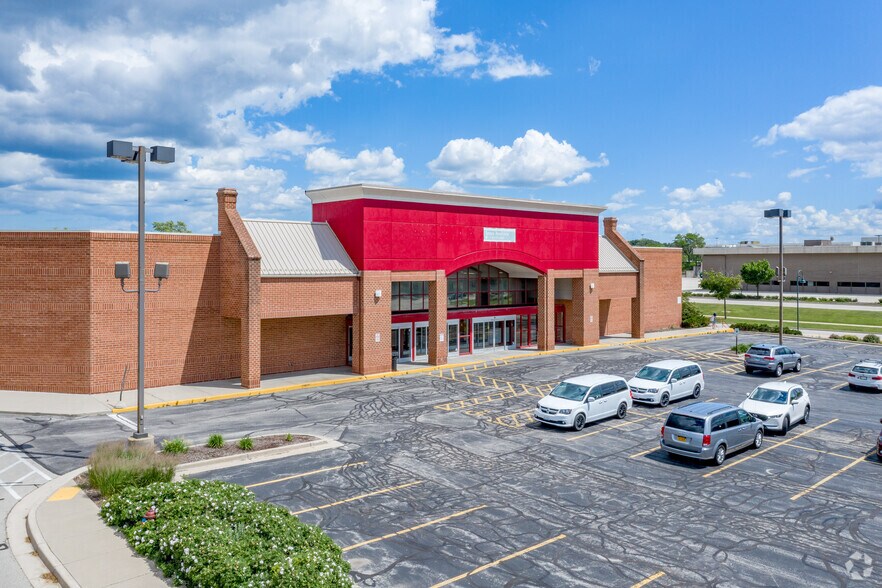 More Photos Of 4850-5070 S 74th St, Greenfield Freestanding For Lease